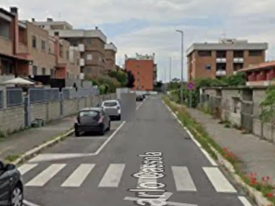 Immagine 9 di Villetta a schiera in vendita  in Via Carlo Cassola a Roma