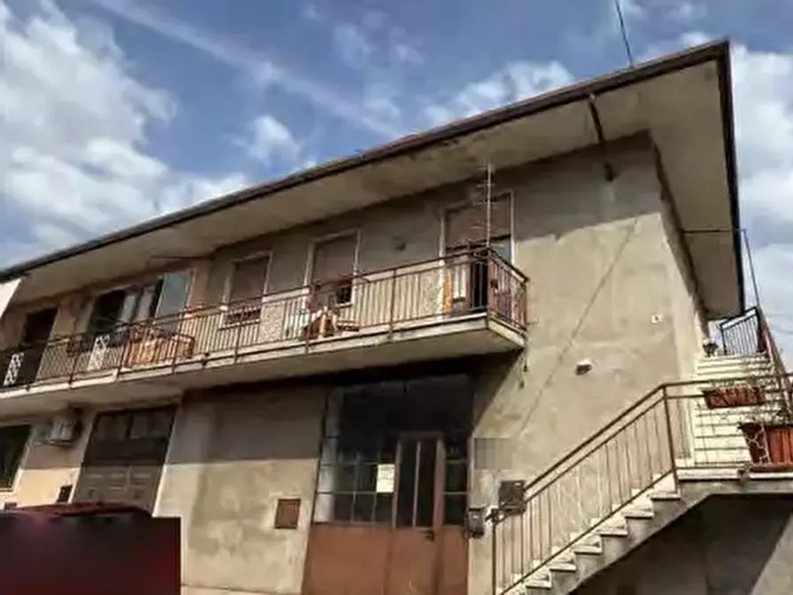 Immagine 1 di Appartamento in vendita  in Via Giuseppe Garibaldi a Chiampo