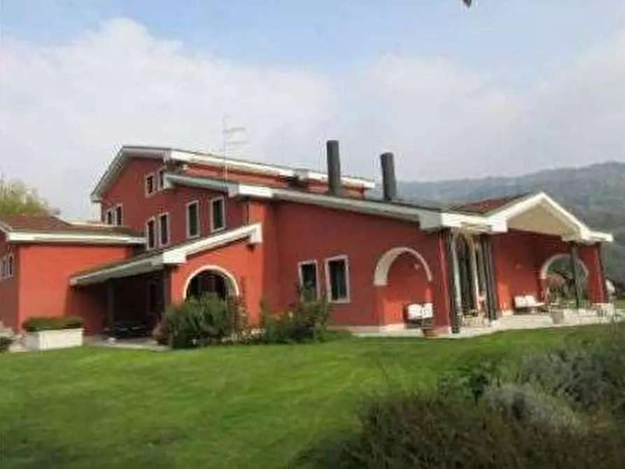 Immagine 2 di Villa in vendita  in Via Vittorio Alfieri a Chiampo