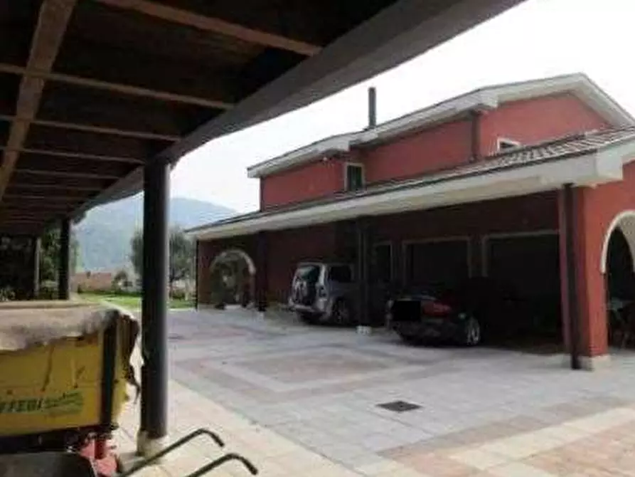 Immagine 5 di Villa in vendita  in Via Vittorio Alfieri a Chiampo