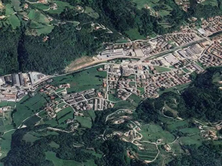 Immagine 14 di Villa in vendita  in Via Vittorio Alfieri a Chiampo