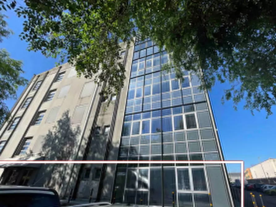 Immagine 2 di Capannone industriale in vendita  in Via Vecchia Ferriera a Vicenza