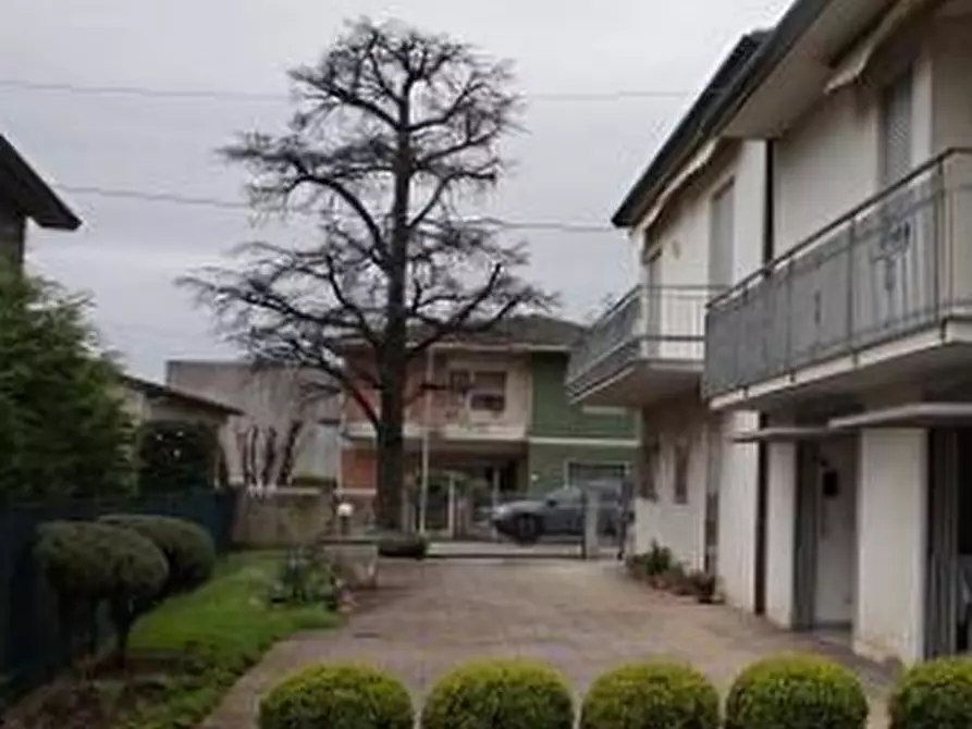 Immagine 6 di Appartamento in vendita  in Via dal Ponte  a Torri Di Quartesolo