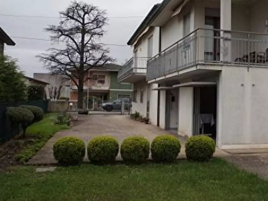 Immagine 8 di Appartamento in vendita  in Via dal Ponte  a Torri Di Quartesolo