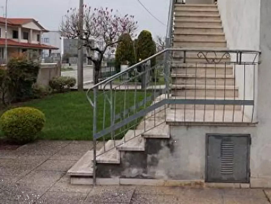 Immagine 14 di Appartamento in vendita  in Via dal Ponte  a Torri Di Quartesolo