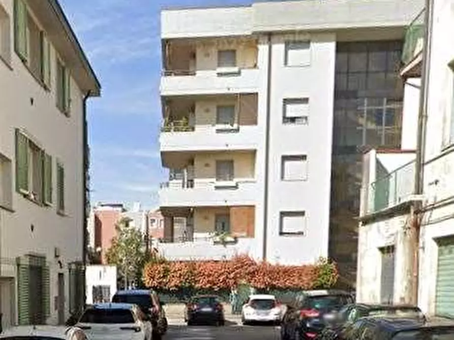 Immagine 12 di Appartamento in vendita  in Via Niccolò Tommaseo a Prato