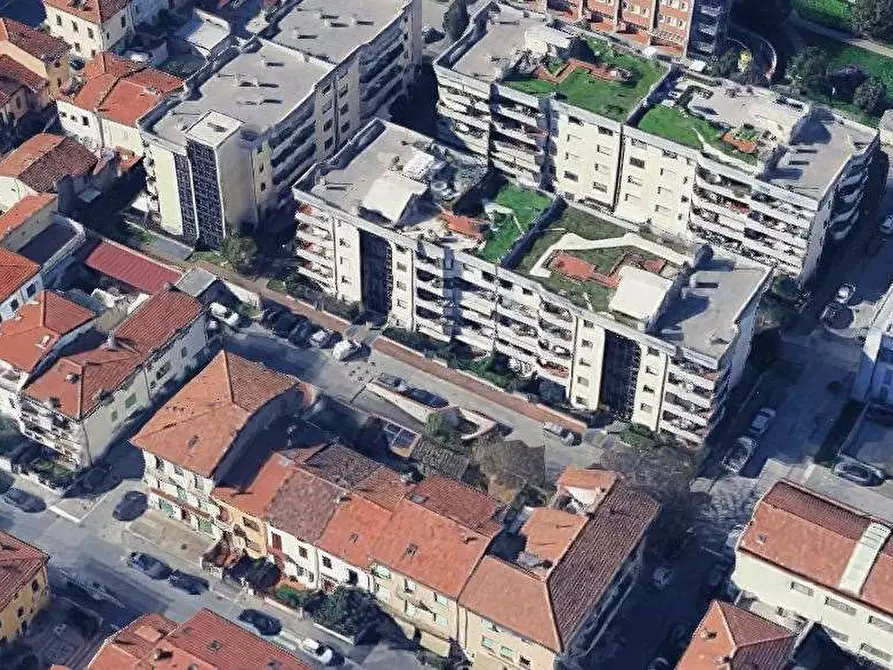 Immagine 15 di Appartamento in vendita  in Via Niccolò Tommaseo a Prato