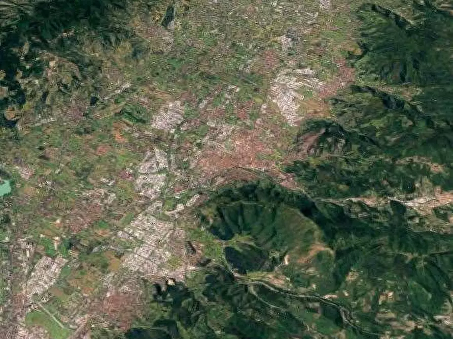 Immagine 20 di Appartamento in vendita  in Via Niccolò Tommaseo a Prato