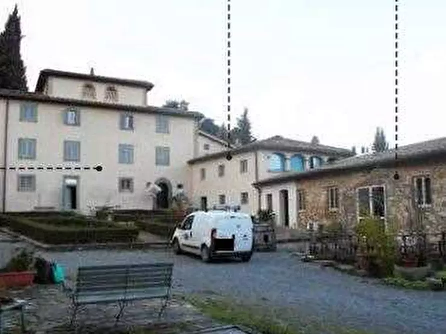 Immagine 4 di Stabile in vendita  in Figline e Incisa Valdarno  a Figline Valdarno