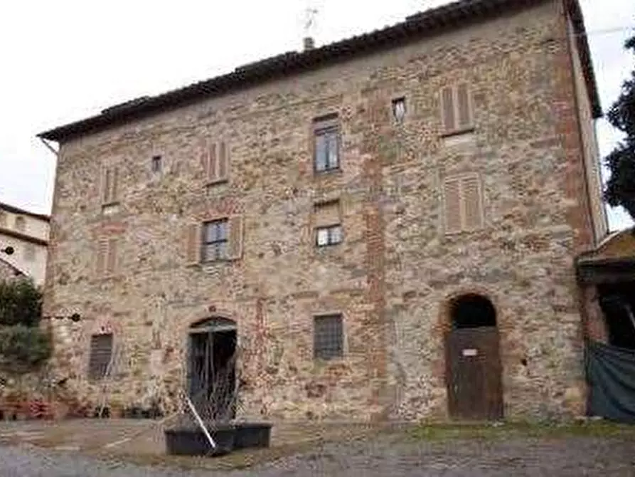 Immagine 20 di Stabile in vendita  in Figline e Incisa Valdarno  a Figline Valdarno