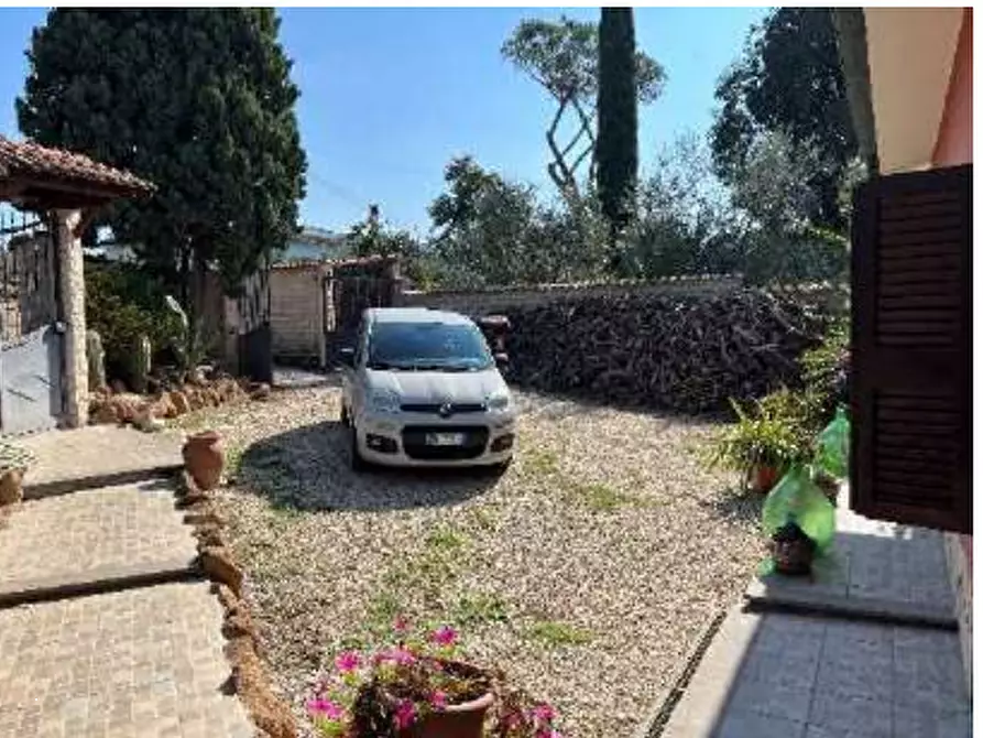 Immagine 3 di Casa indipendente in vendita  in Via Giovanni Gregorio Mendel a Roma