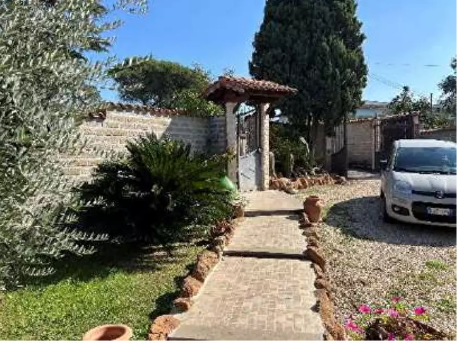 Immagine 4 di Casa indipendente in vendita  in Via Giovanni Gregorio Mendel a Roma