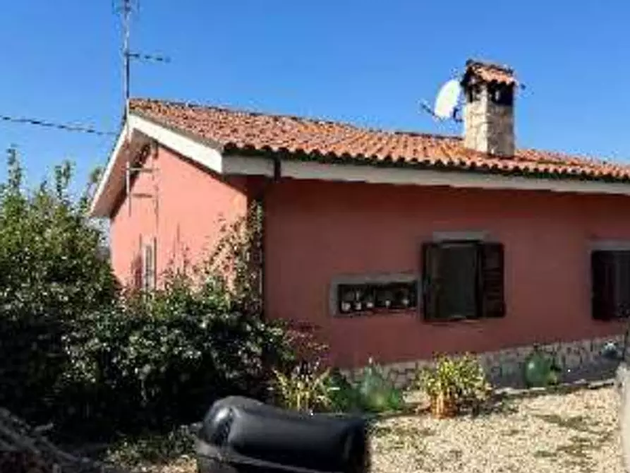 Immagine 10 di Casa indipendente in vendita  in Via Giovanni Gregorio Mendel a Roma