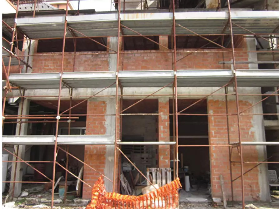 Immagine 4 di Hotel in vendita  in via Perosi a Godiasco