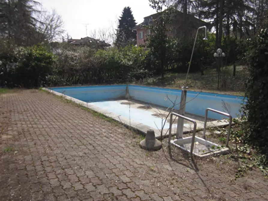 Immagine 9 di Hotel in vendita  in via Perosi a Godiasco