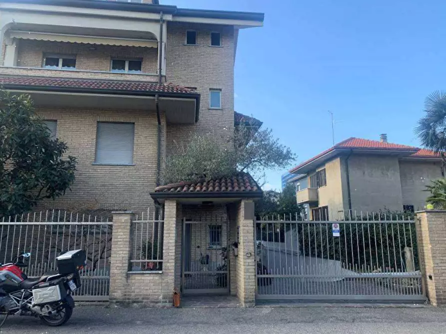 Immagine 1 di Appartamento in vendita  in Via Milazzo a Limbiate