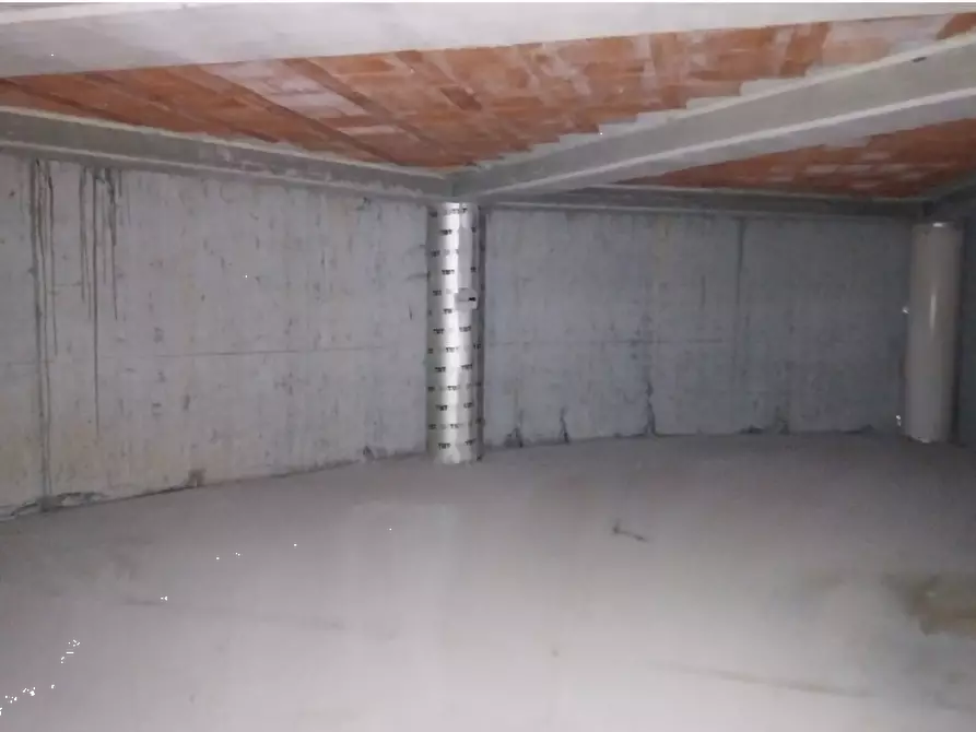 Immagine 1 di Garage in vendita  in Via della Stazione a San Martino Siccomario