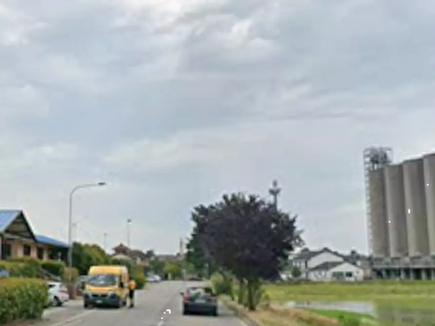 Immagine 7 di Garage in vendita  in Via della Stazione a San Martino Siccomario