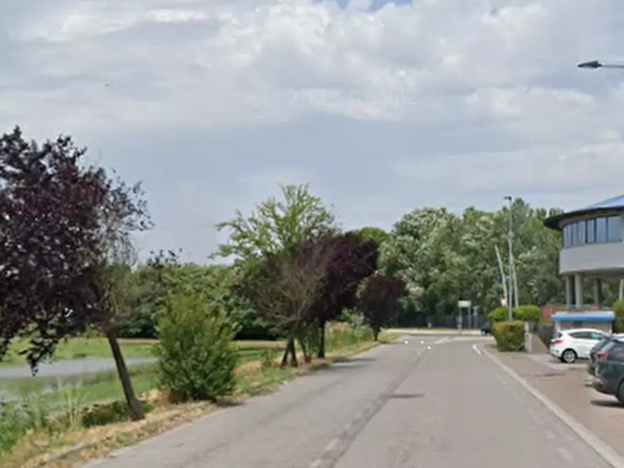 Immagine 8 di Garage in vendita  in Via della Stazione a San Martino Siccomario