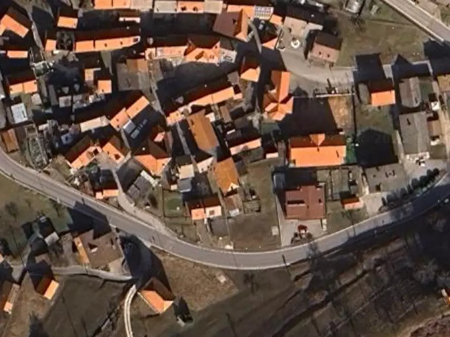 Immagine 14 di Magazzino in vendita  in  Via I Maggio a Tambre