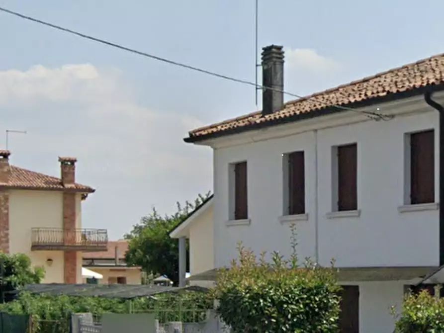 Immagine 3 di Porzione di casa in vendita  in Via Antonio Gramsci  a Montebelluna