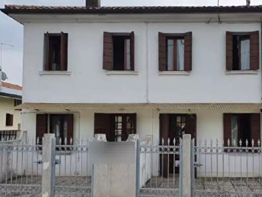 Immagine 5 di Porzione di casa in vendita  in Via Antonio Gramsci  a Montebelluna