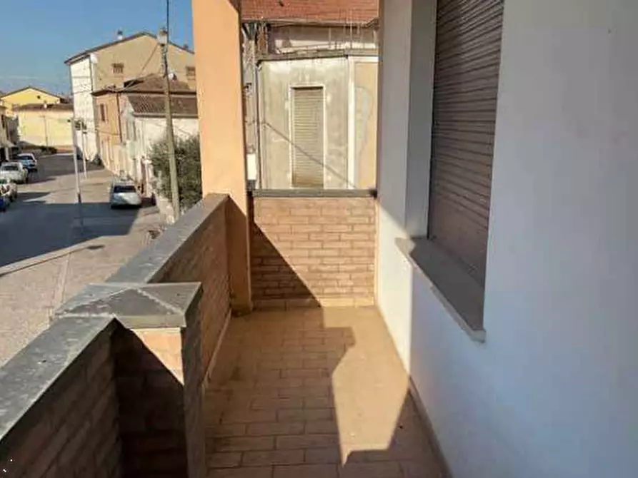 Immagine 3 di Appartamento in vendita  in Via Salvo D’Acquisto a Curtatone