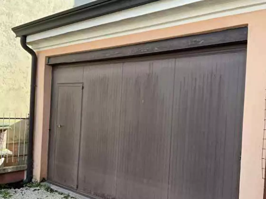 Immagine 4 di Appartamento in vendita  in Via Salvo D’Acquisto a Curtatone