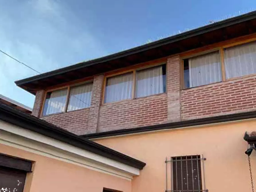 Immagine 5 di Appartamento in vendita  in Via Salvo D’Acquisto a Curtatone