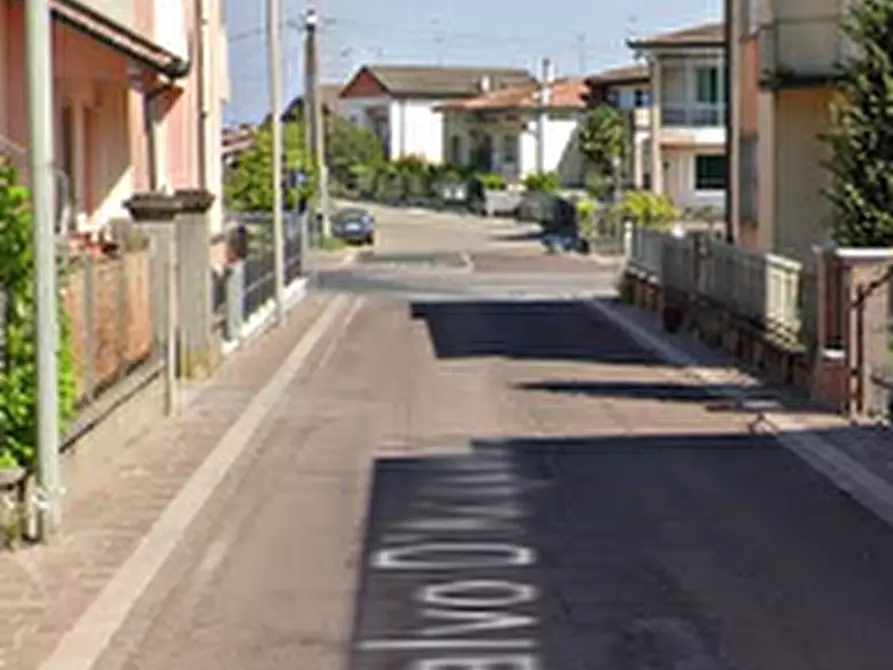 Immagine 15 di Appartamento in vendita  in Via Salvo D’Acquisto a Curtatone