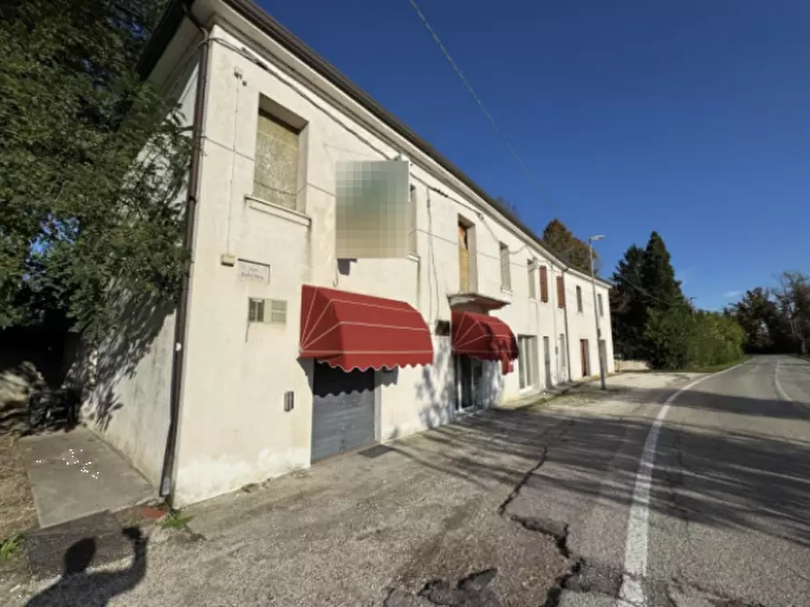 Immagine 2 di Negozio in vendita  in Via Ravenna a Ferrara