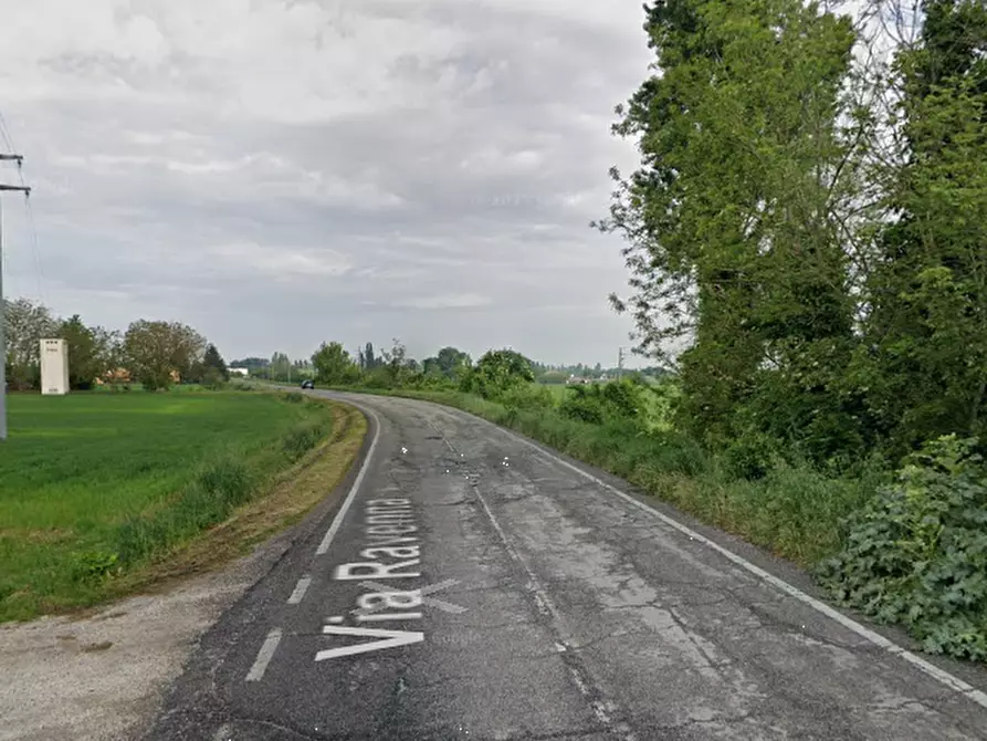 Immagine 5 di Negozio in vendita  in Via Ravenna a Ferrara