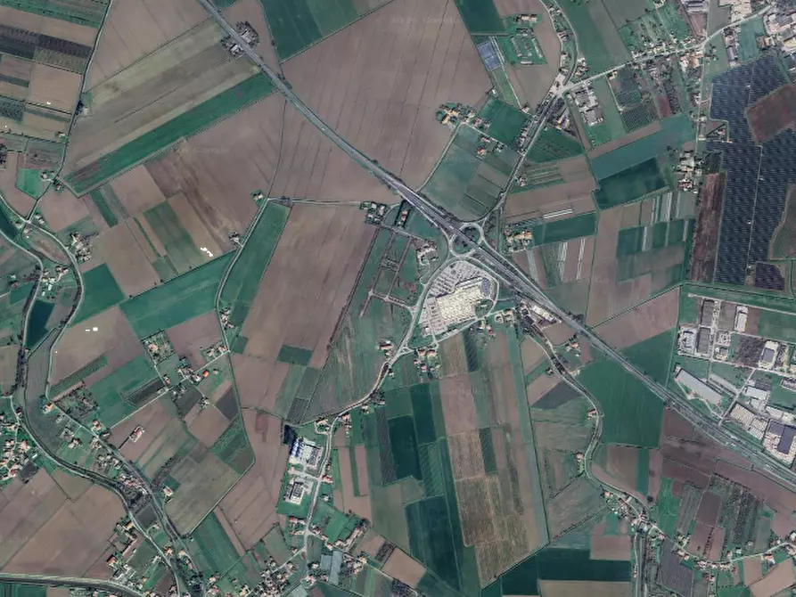 Immagine 4 di Negozio in vendita  in Via Orlando Scavazza a Giacciano Con Baruchella