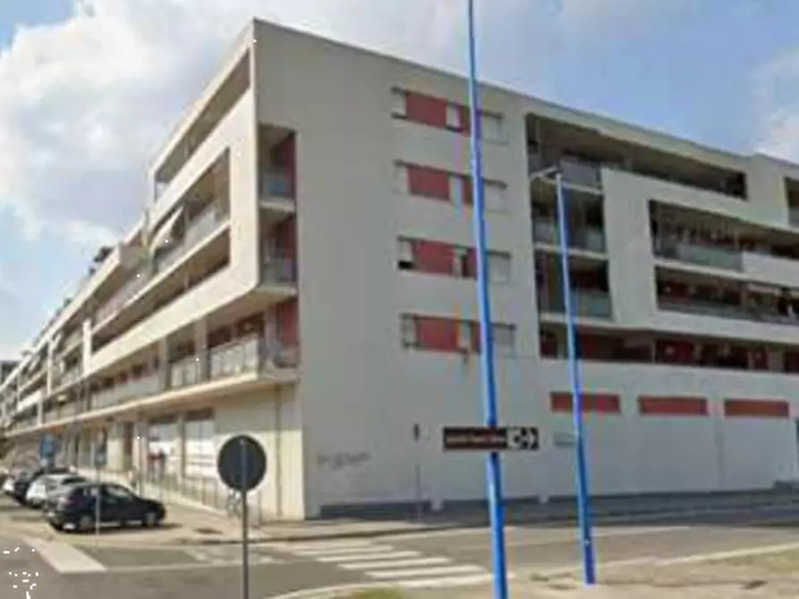 Immagine 2 di Negozio in vendita  in Corso Luigi Bazoli  a Brescia