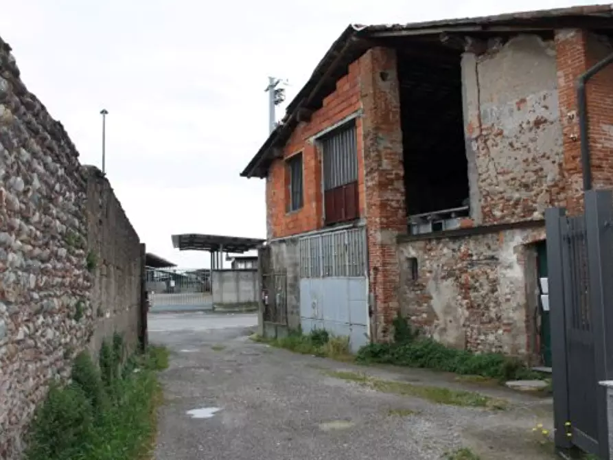 Immagine 3 di Magazzino in vendita  in Via Luoghi a Martinengo