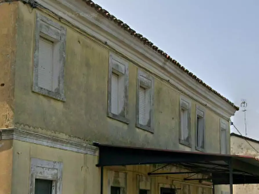 Immagine 12 di Negozio in vendita  in Via Umbria a Taglio Di Po