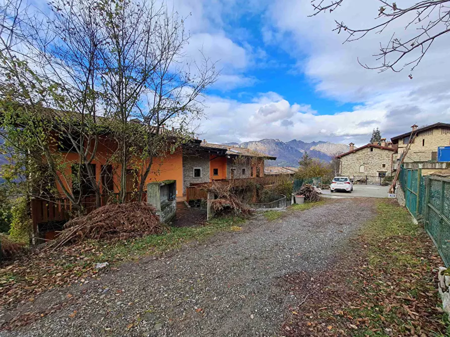 Immagine 1 di Appartamento in vendita  in Via Camarelli a San Giovanni Bianco