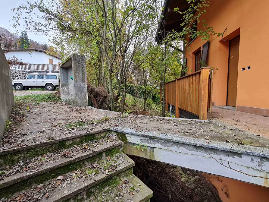 Immagine 2 di Appartamento in vendita  in Via Camarelli a San Giovanni Bianco