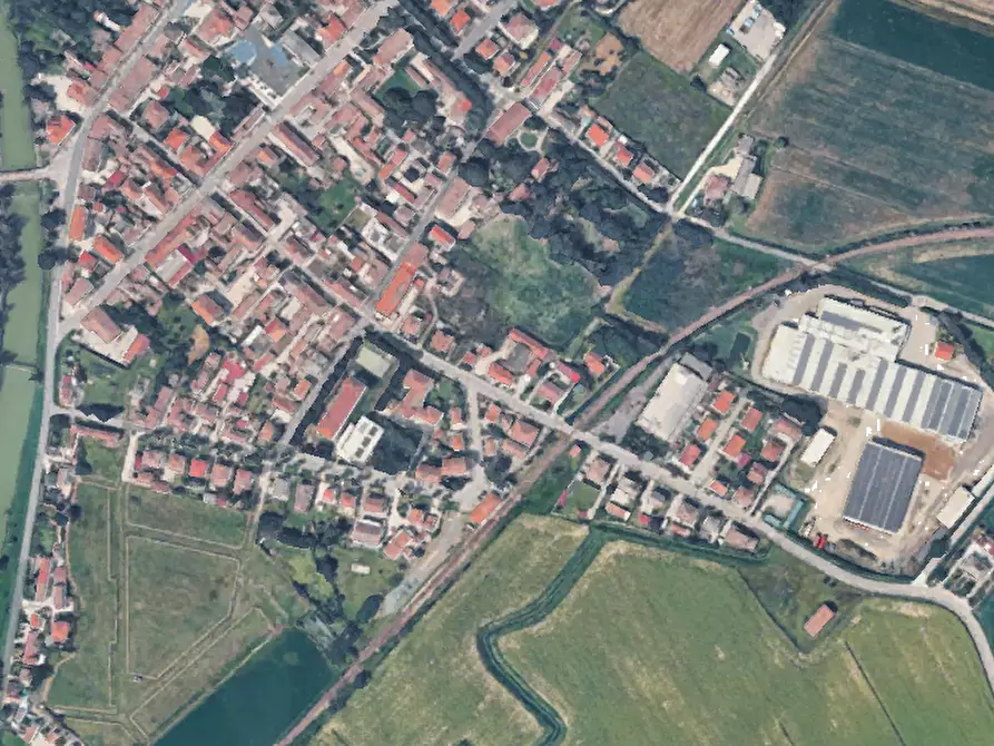 Immagine 2 di Appartamento in vendita  in Via Savonarola a Migliaro