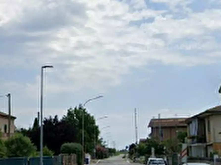 Immagine 4 di Appartamento in vendita  in Via Savonarola a Migliaro