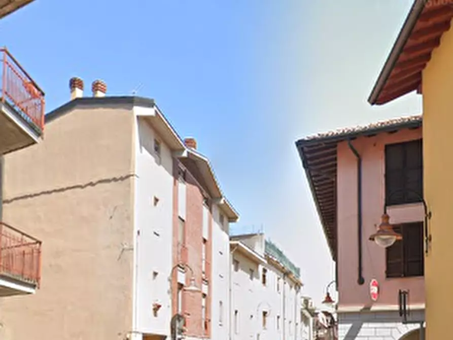 Immagine 2 di Appartamento in vendita  in Vicolo del Carso a Cologno Al Serio