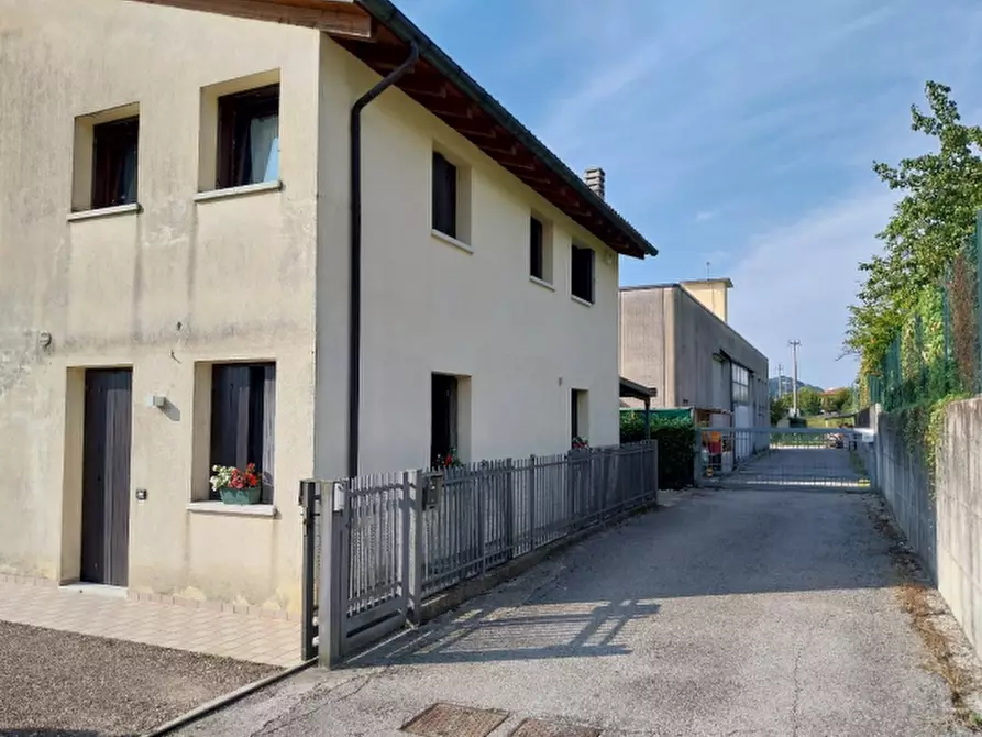 Immagine 1 di Casa indipendente in vendita  in via Molini a Borso Del Grappa
