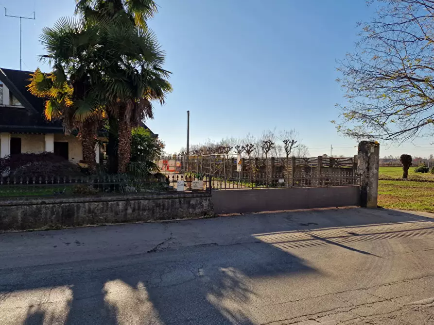 Immagine 2 di Villa in vendita  in Via Campagna a Loria