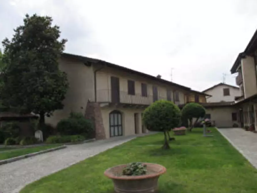 Immagine 1 di Porzione di casa in vendita  in Via Cascina Pascolo a Romano Di Lombardia