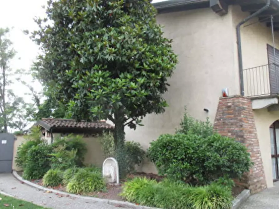 Immagine 3 di Porzione di casa in vendita  in Via Cascina Pascolo a Romano Di Lombardia