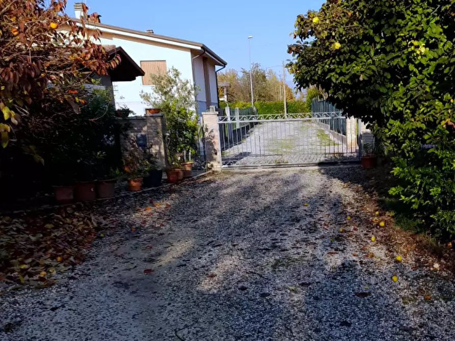 Immagine 1 di Villa in vendita  in Via Runchie a Azzano Decimo