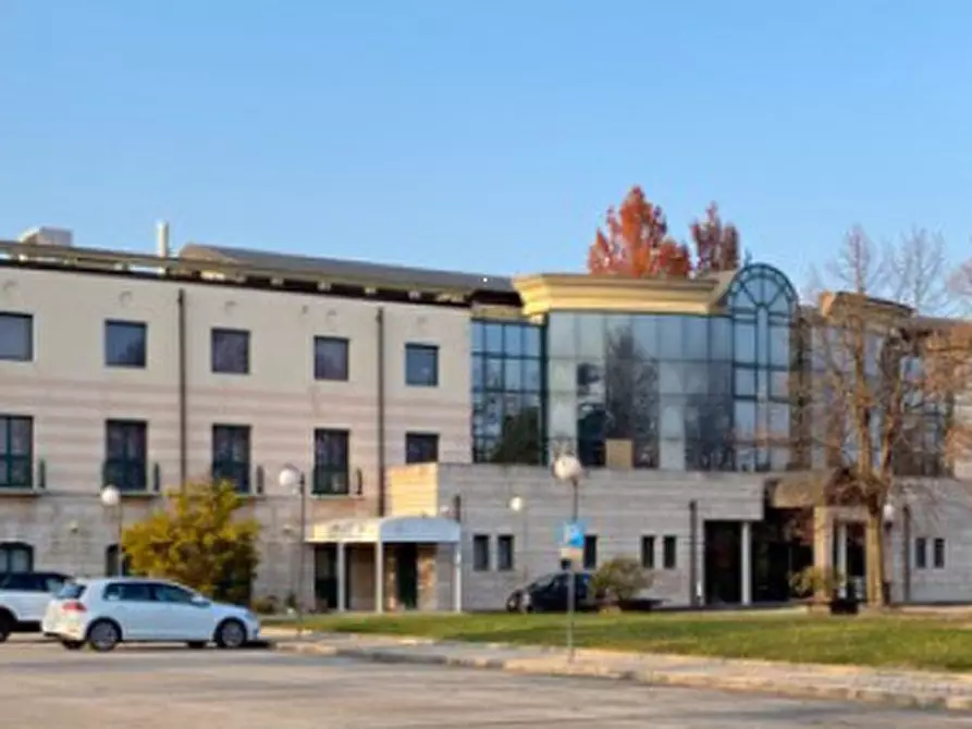 Immagine 2 di Hotel in vendita  in Via Villa Varda a Brugnera