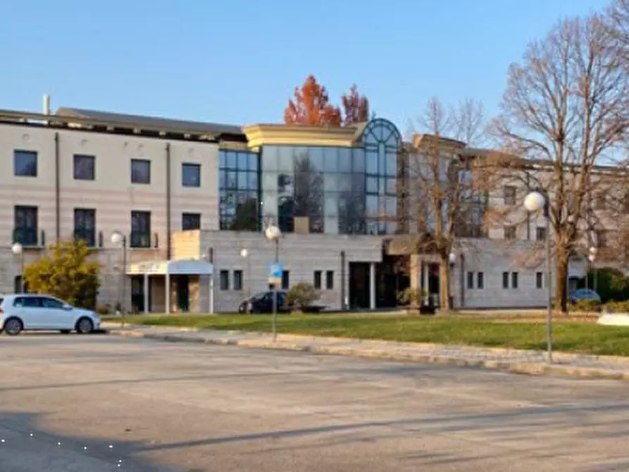 Immagine 3 di Hotel in vendita  in Via Villa Varda a Brugnera