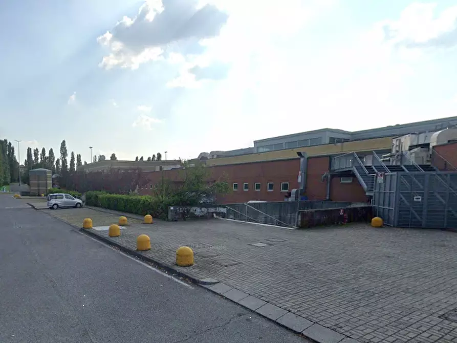 Immagine 23 di Negozio in vendita  in Via Roma  a Corte Franca