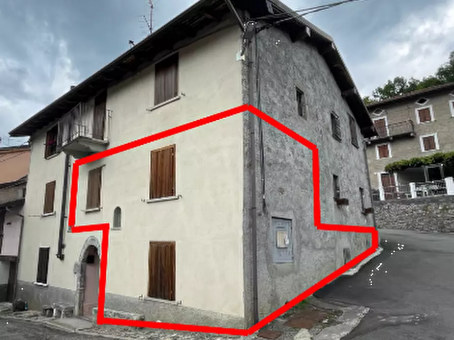 Immagine 2 di Appartamento in vendita  in Via San Vincenzo a Vedeseta